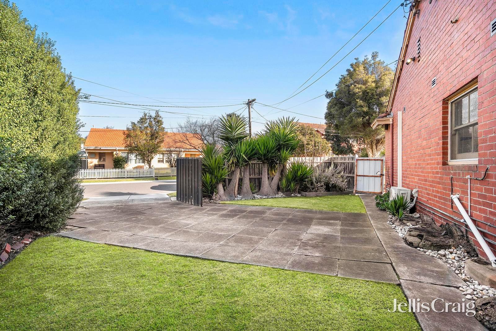 24 Churchill Avenue, Newtown image 9
