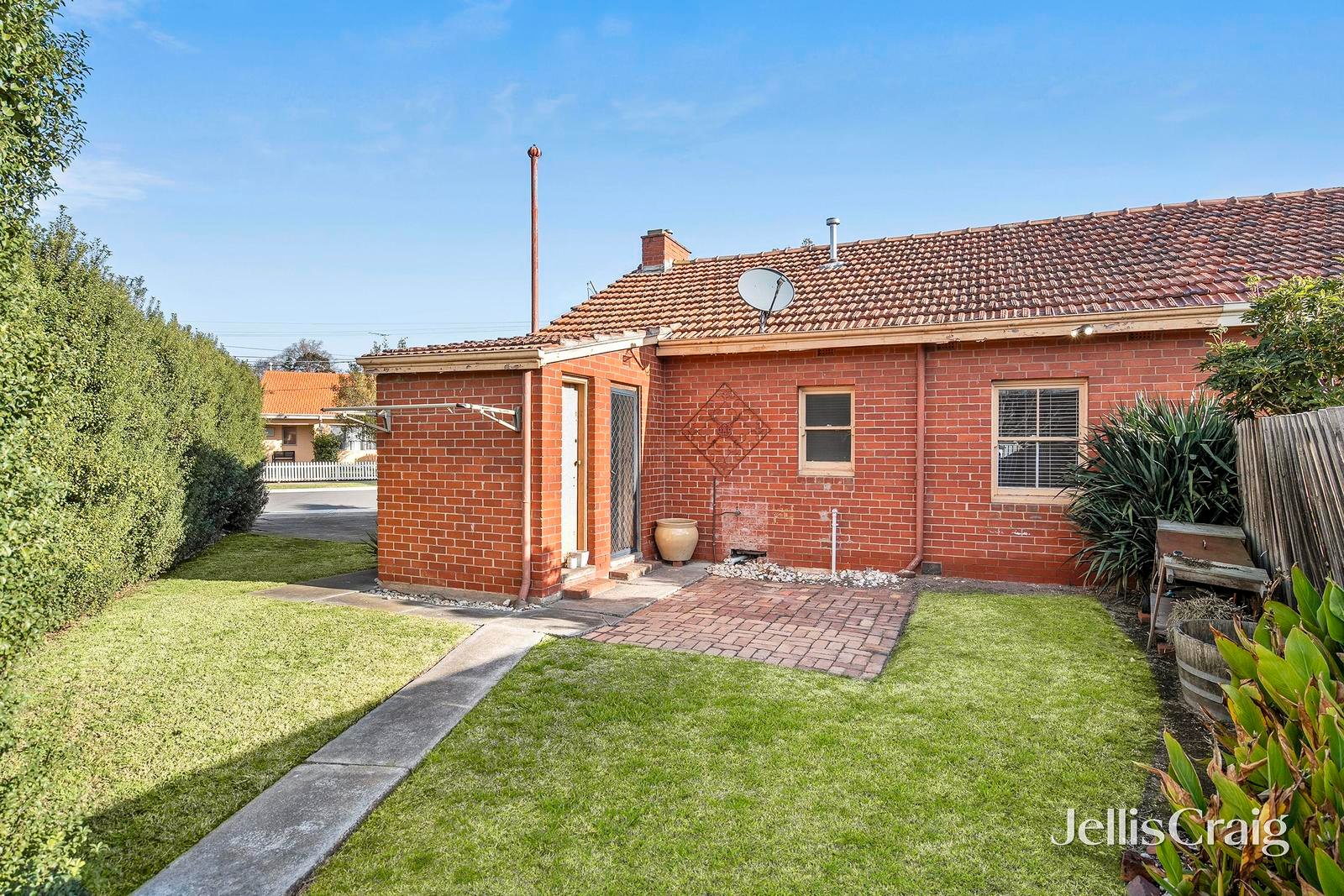24 Churchill Avenue, Newtown image 10