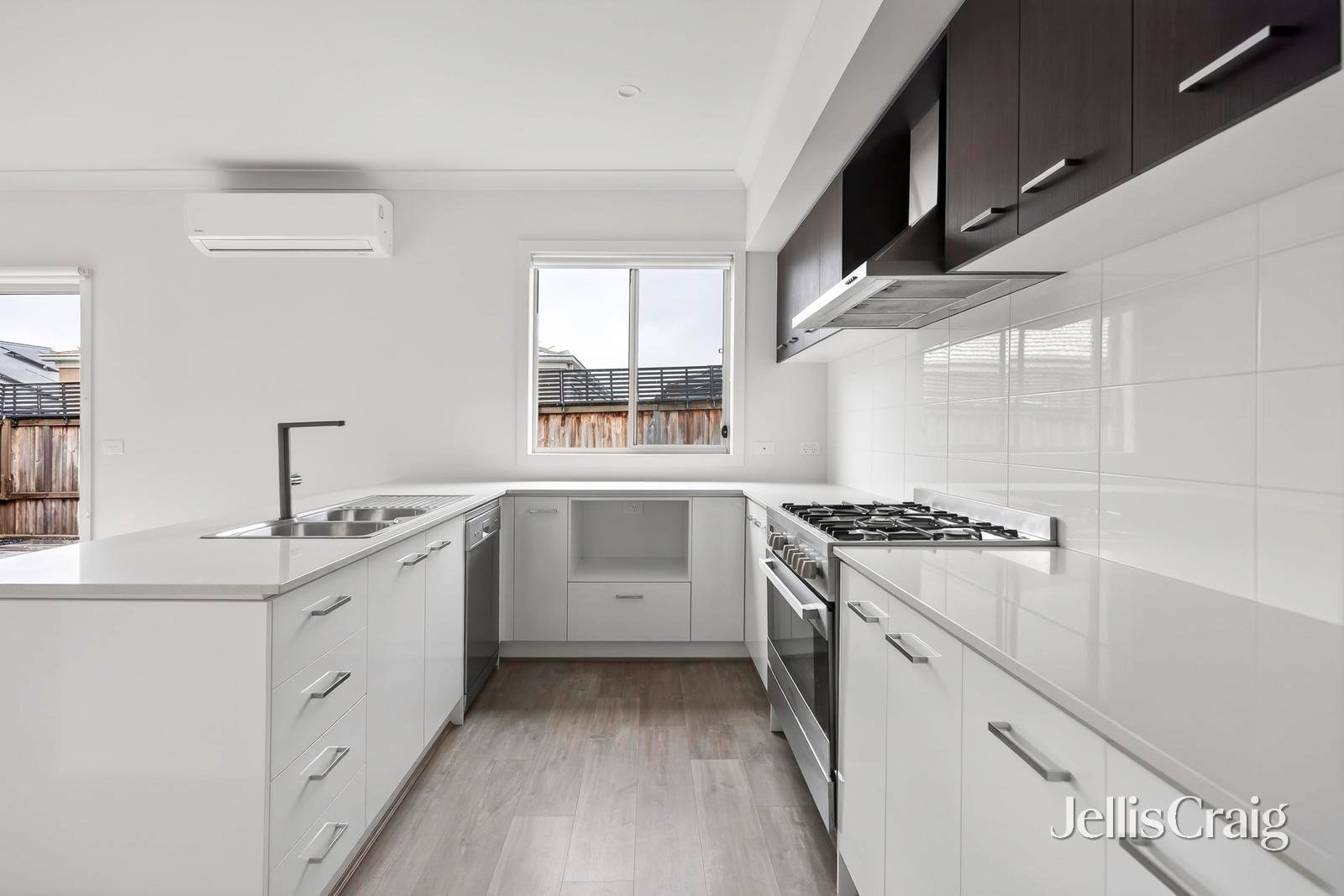 24 Cinque Terrace, Curlewis image 4