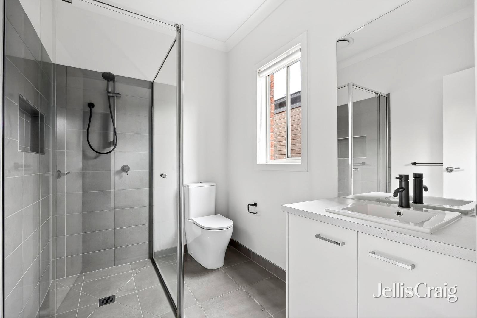 24 Cinque Terrace, Curlewis image 8