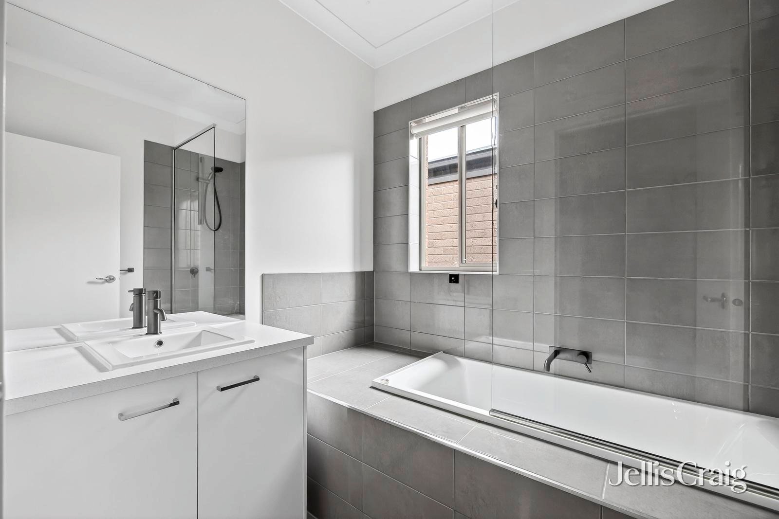 24 Cinque Terrace, Curlewis image 10