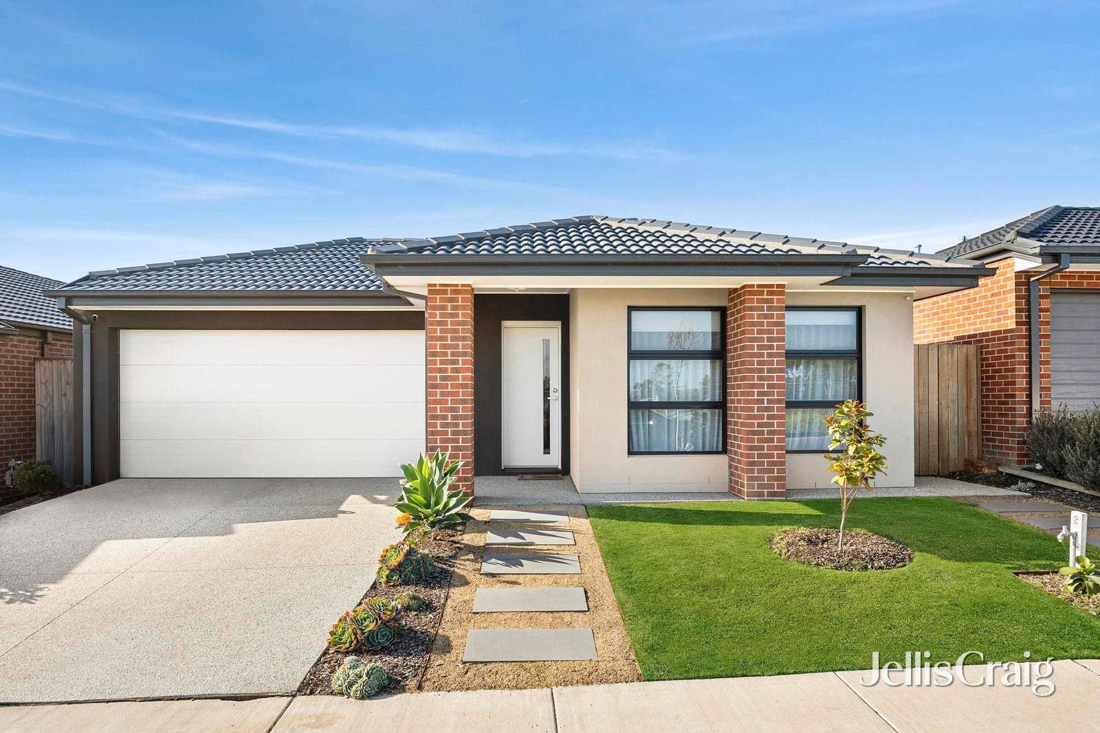 24 Codrington Street, Charlemont image 1