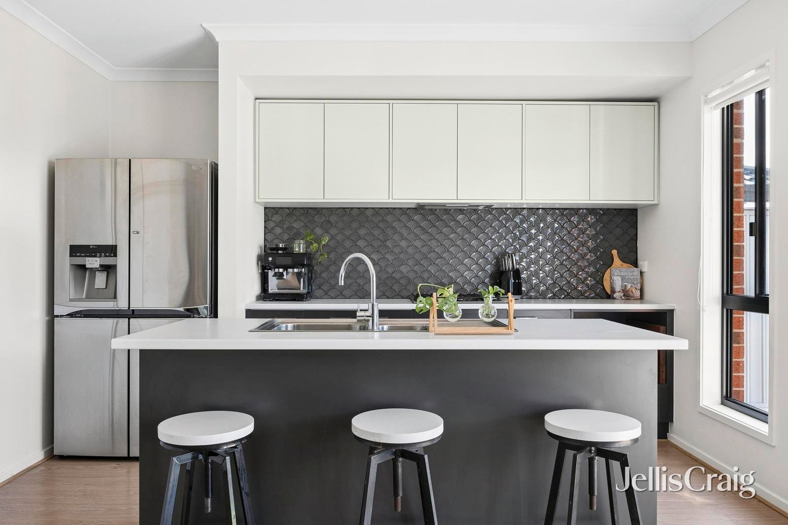 24 Codrington Street, Charlemont image 3