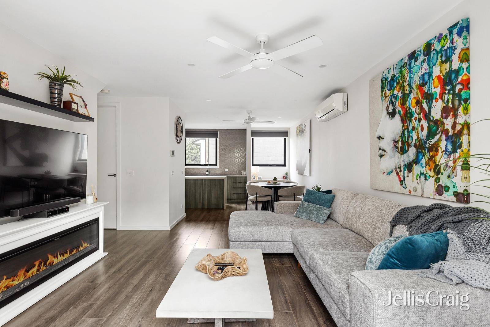 24 Collared Close, Bundoora image 2