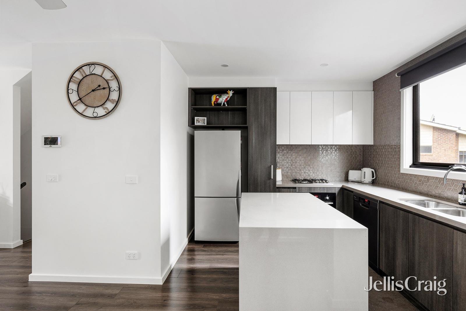 24 Collared Close, Bundoora image 3