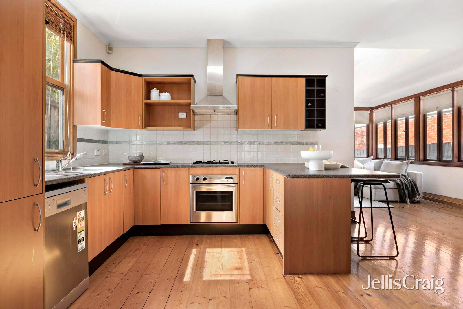 24 Collett Street, Kensington image 3