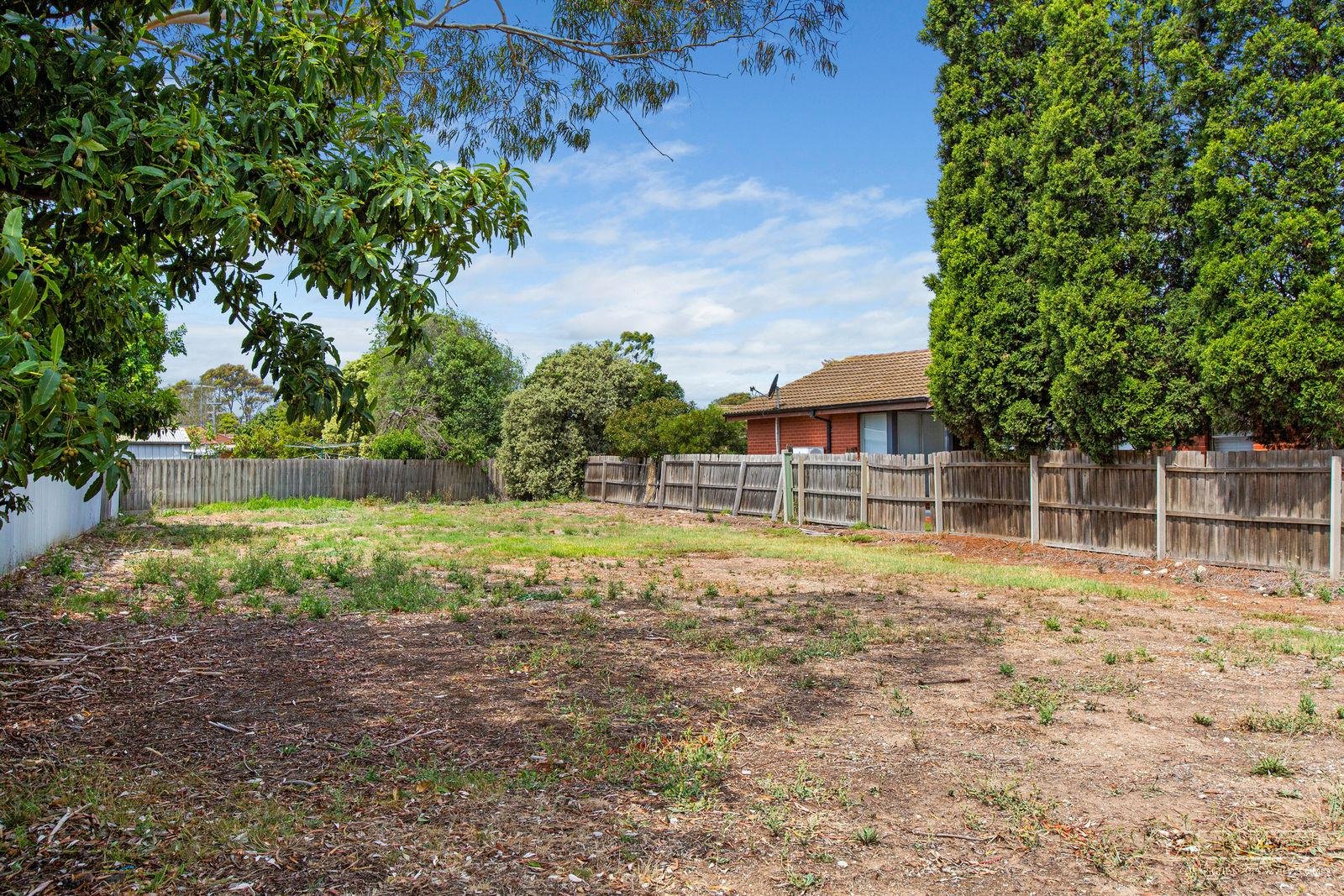 24 Coolidge Street, Corio image 2