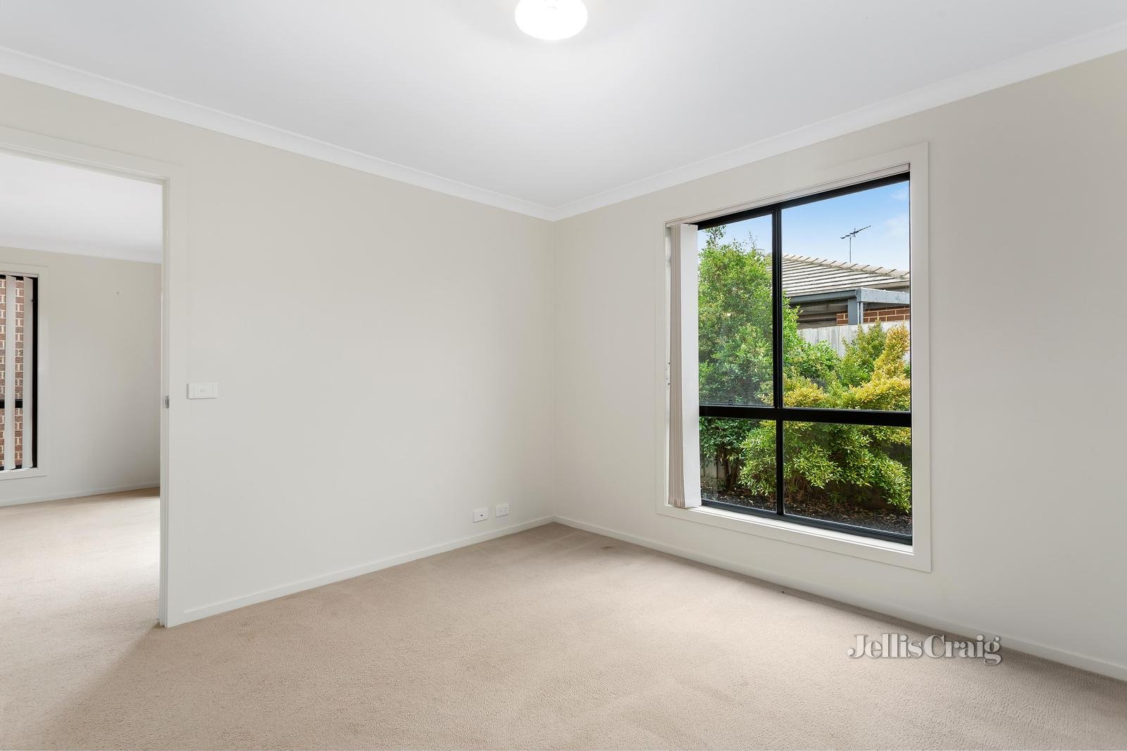 24 Cortland Street, Doreen image 4