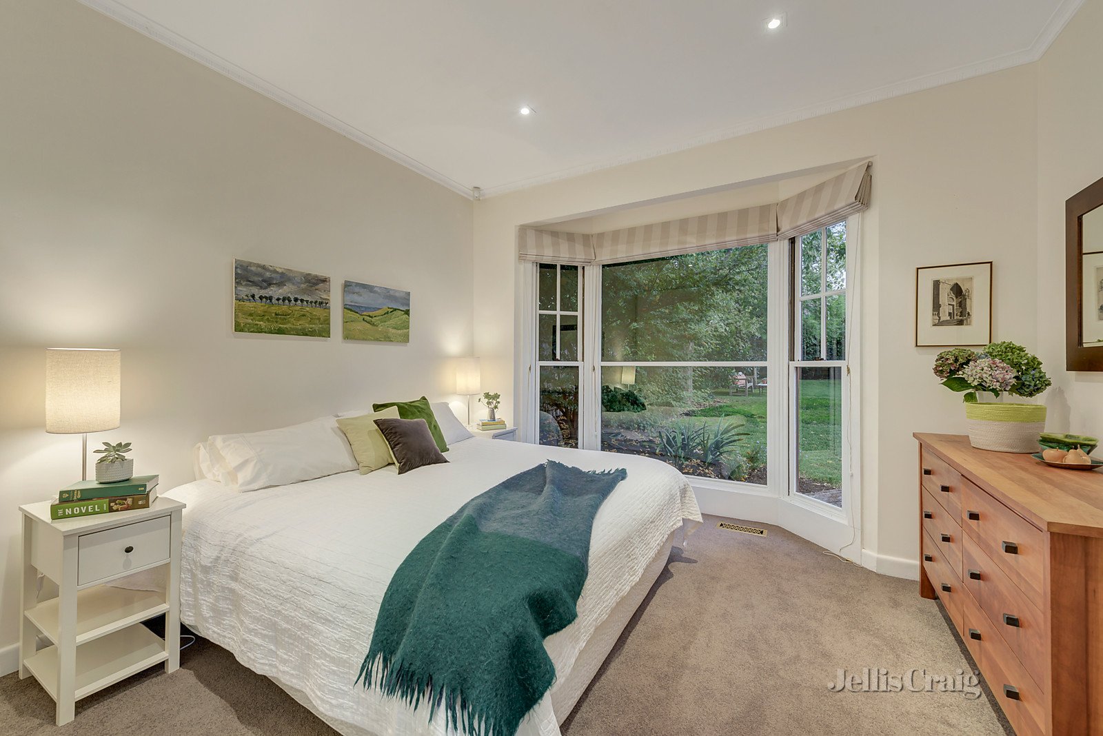 24 Currajong Road, Hawthorn East image 7