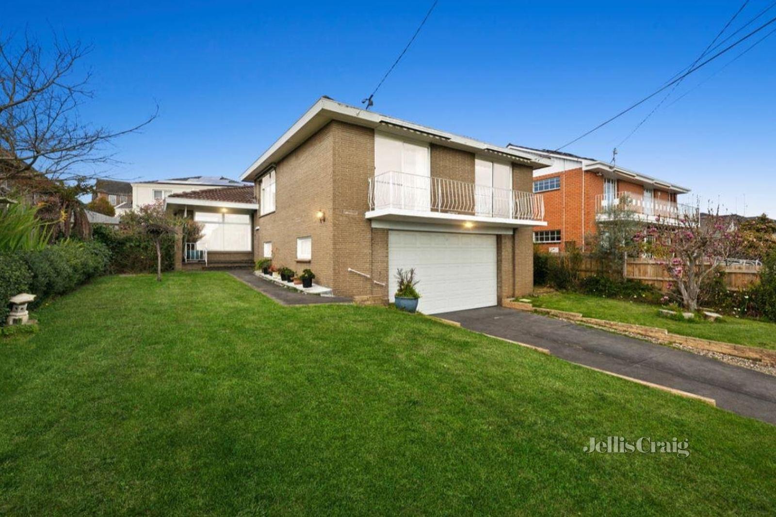 24 Dallas Street, Mount Waverley image 1