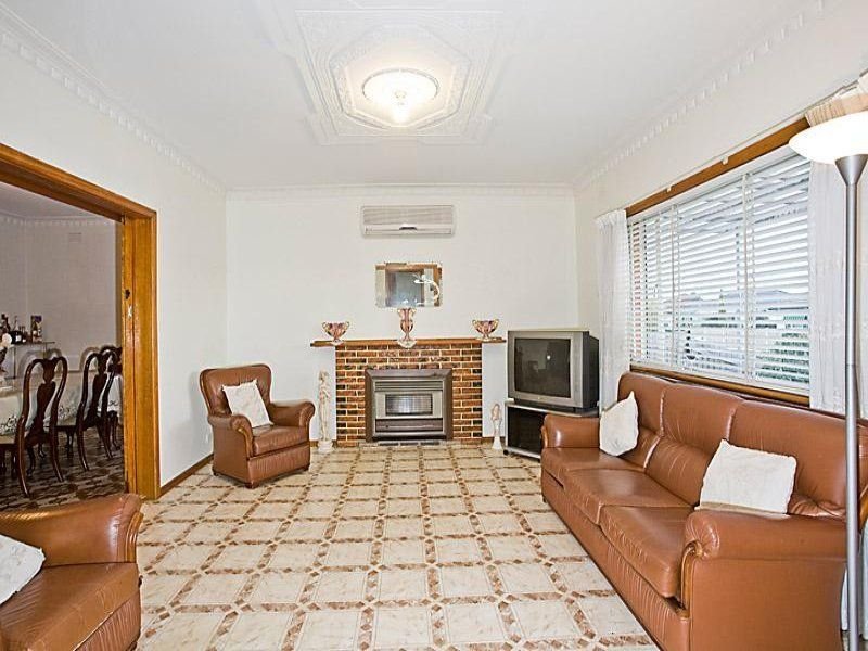 24 Delphin Avenue, Altona North image 2