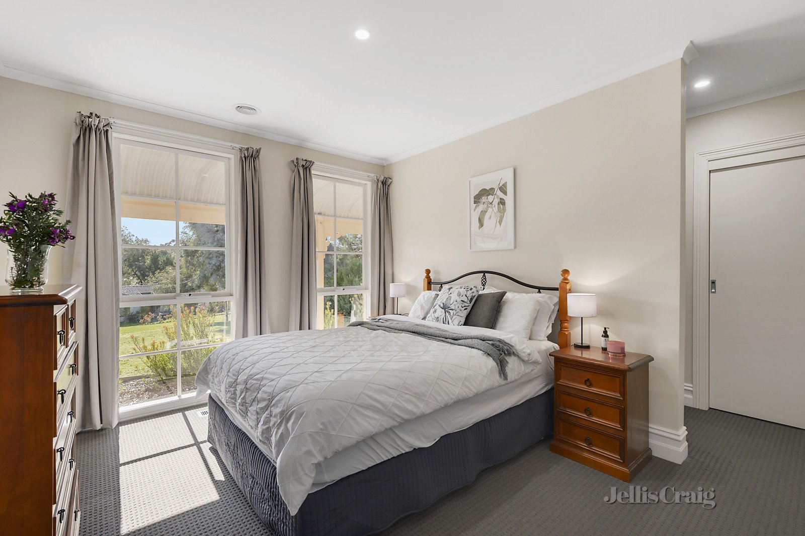 24 Dobell Drive, Eltham image 6