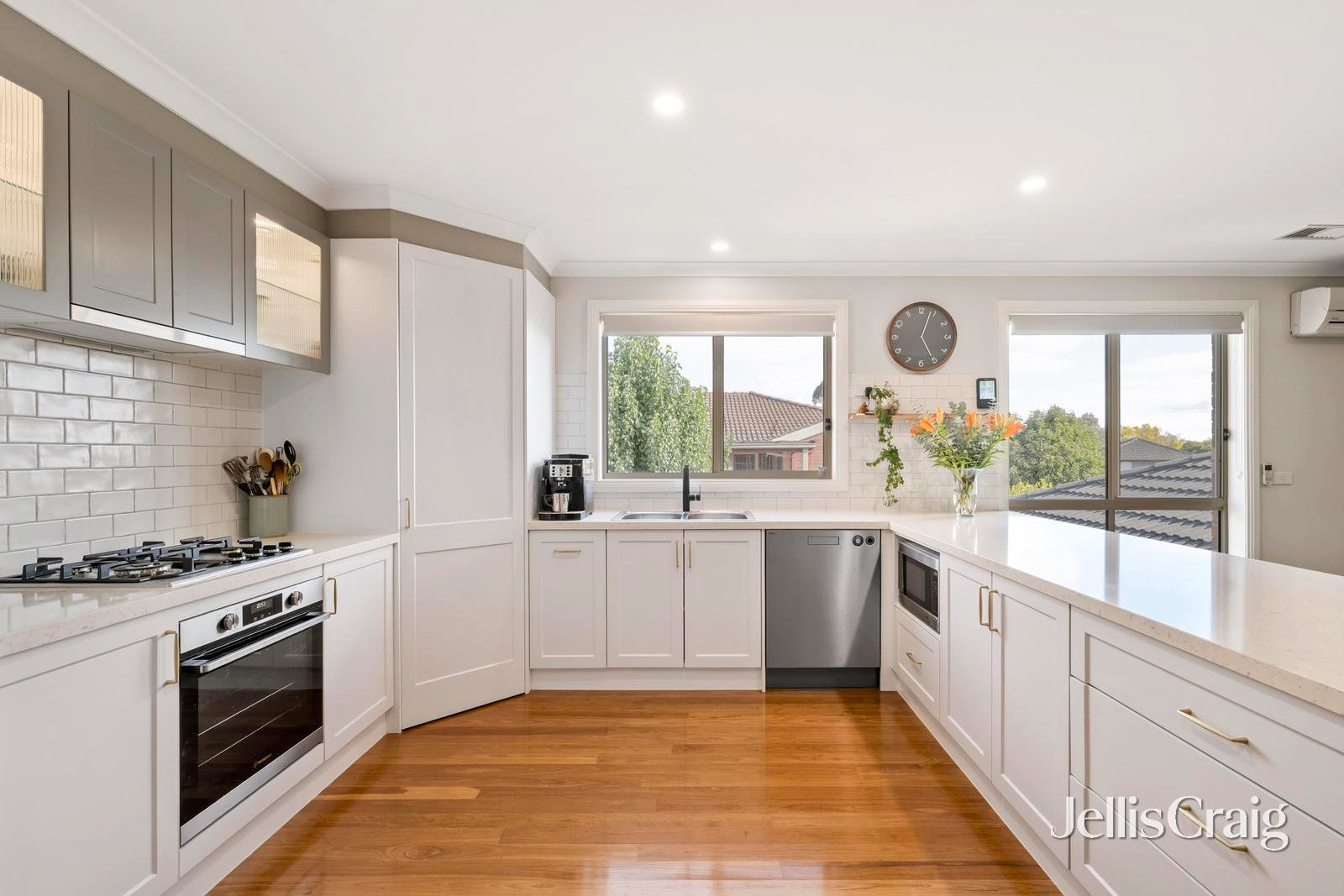 24 Drummer Hill Lane, Mooroolbark image 2