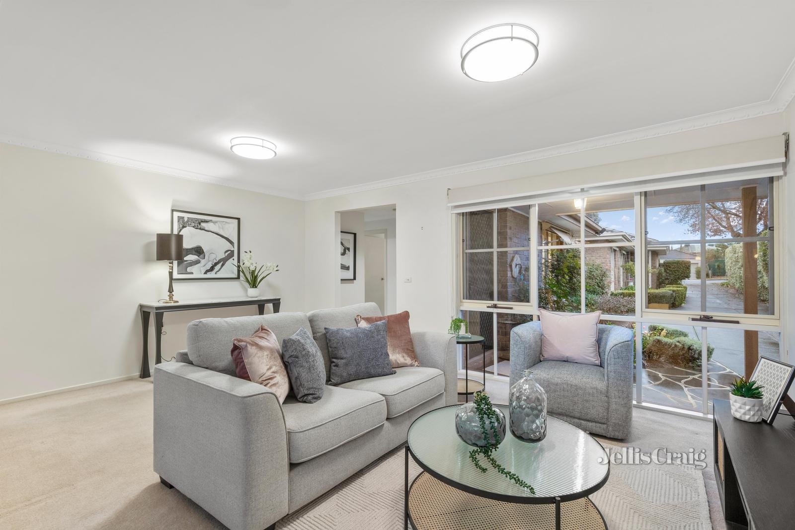 2/4 Dunloe Avenue, Mont Albert North image 2