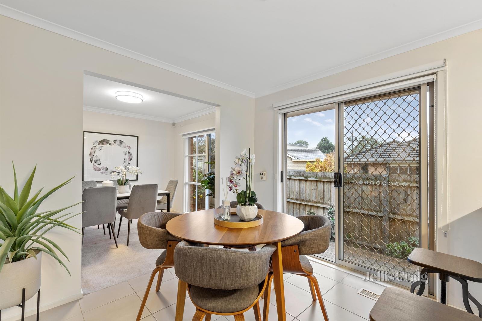 2/4 Dunloe Avenue, Mont Albert North image 4