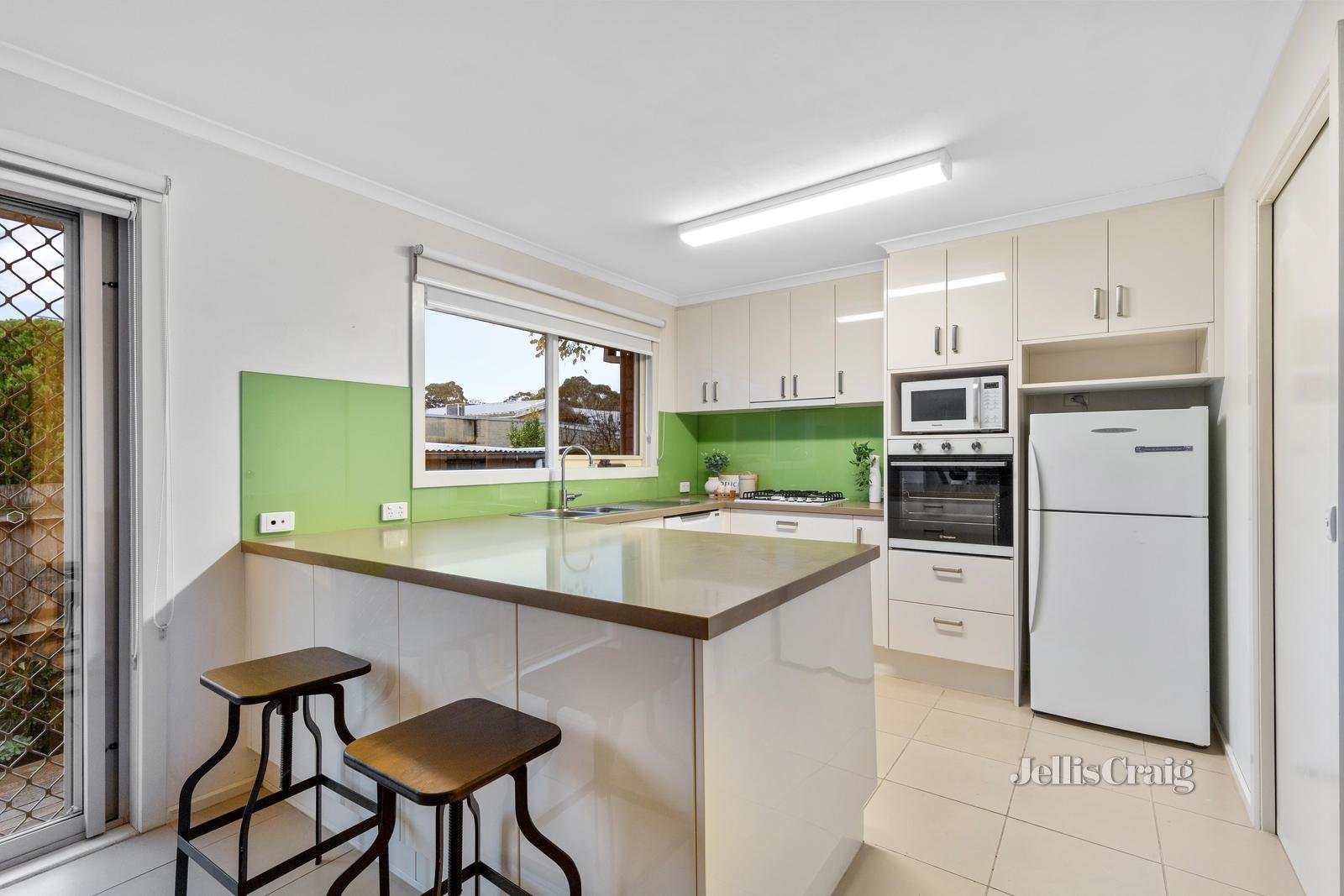 2/4 Dunloe Avenue, Mont Albert North image 6