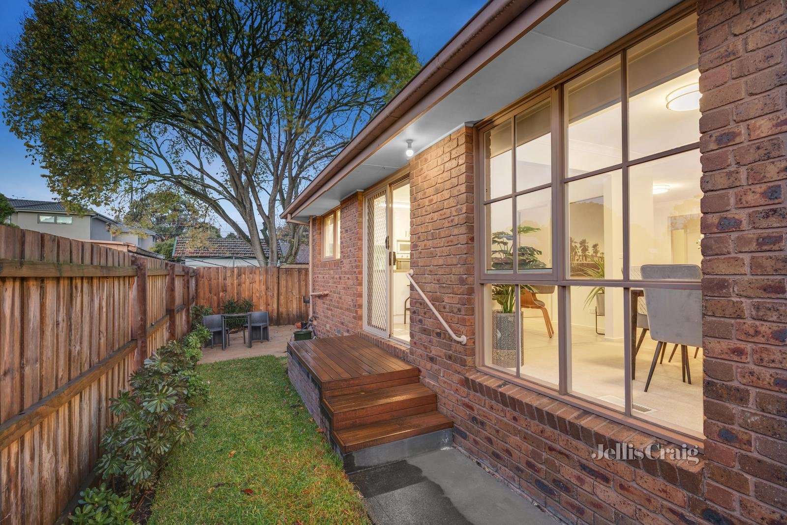 2/4 Dunloe Avenue, Mont Albert North image 10