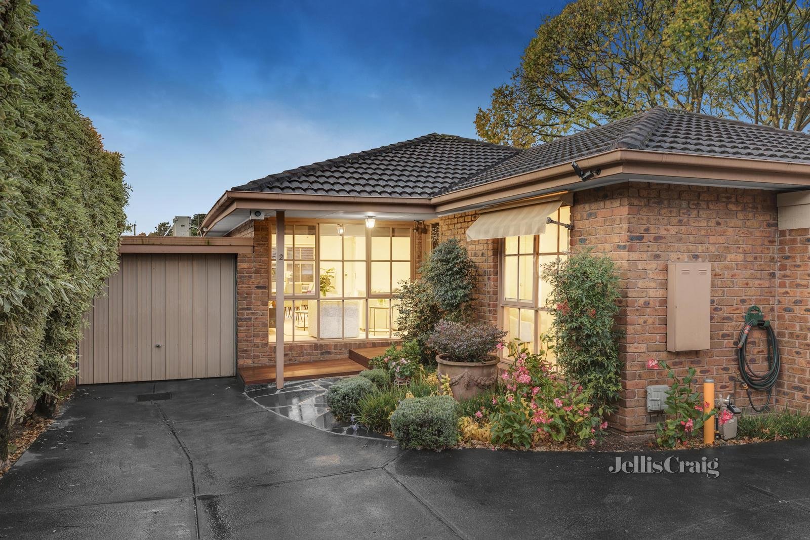 2/4 Dunloe Avenue, Mont Albert North image 11