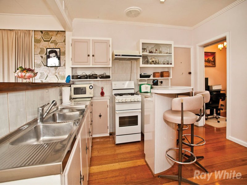24 Durward Avenue, Glen Waverley image 2