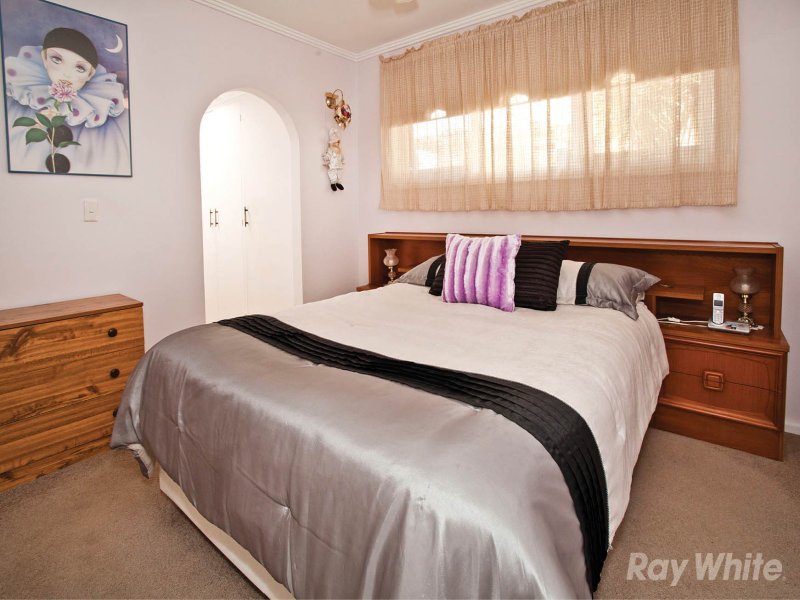 24 Durward Avenue, Glen Waverley image 5