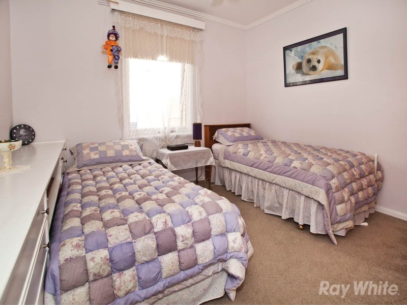 24 Durward Avenue, Glen Waverley image 6