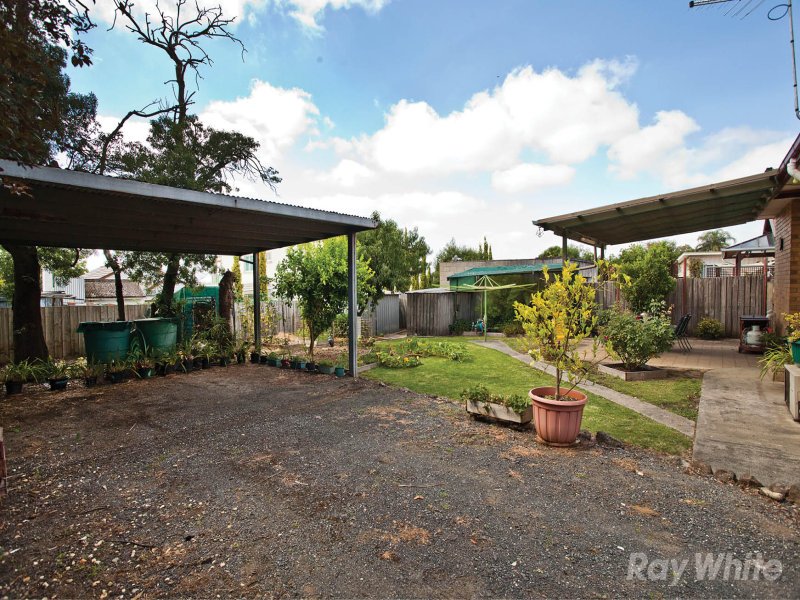 24 Durward Avenue, Glen Waverley image 11