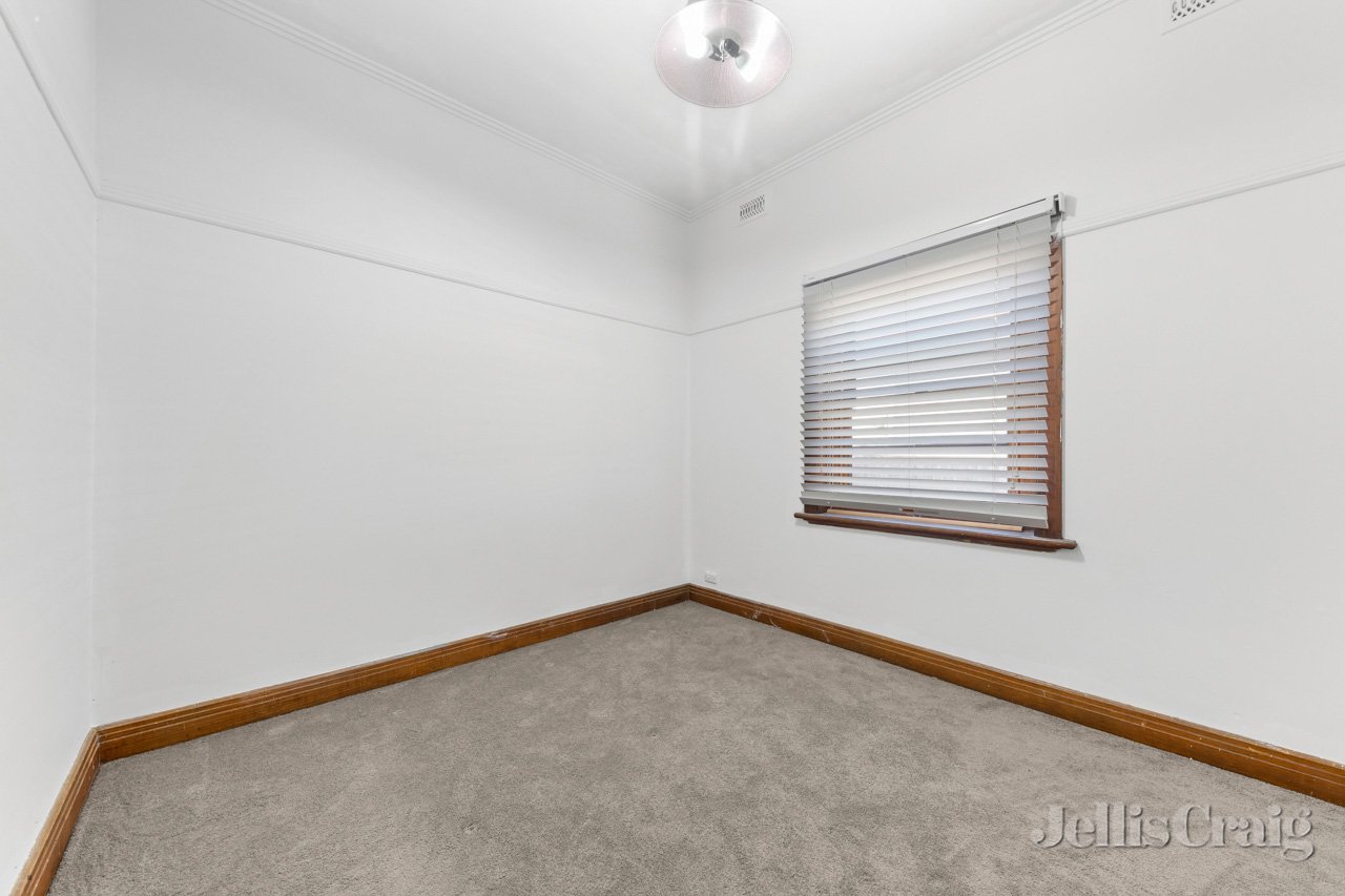 24 Edwin Street, Ivanhoe image 6