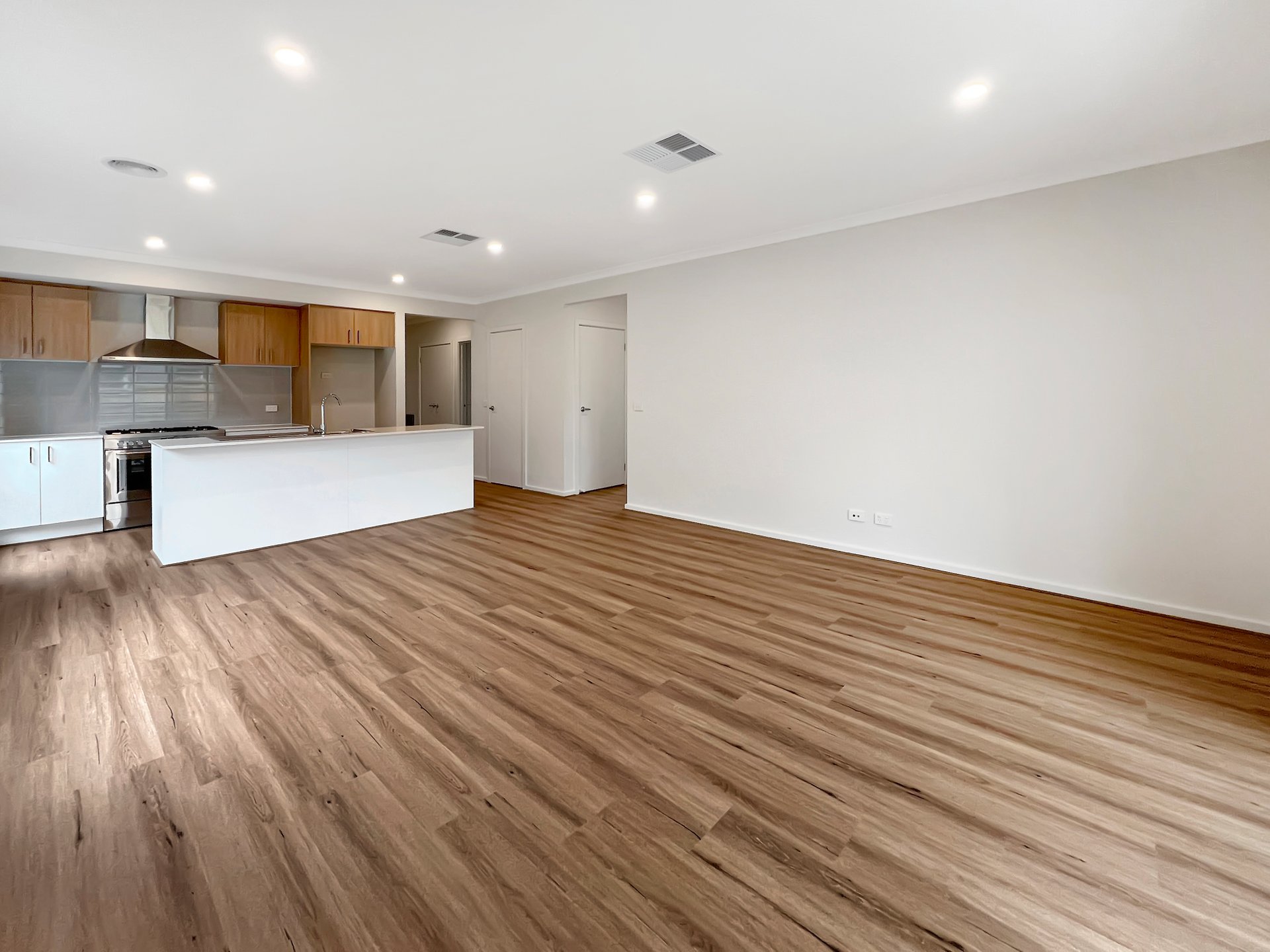 24 Elbert Street, Charlemont image 4