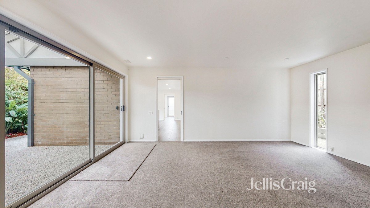 24 Erica Avenue, Glen&nbsp;Iris image 5