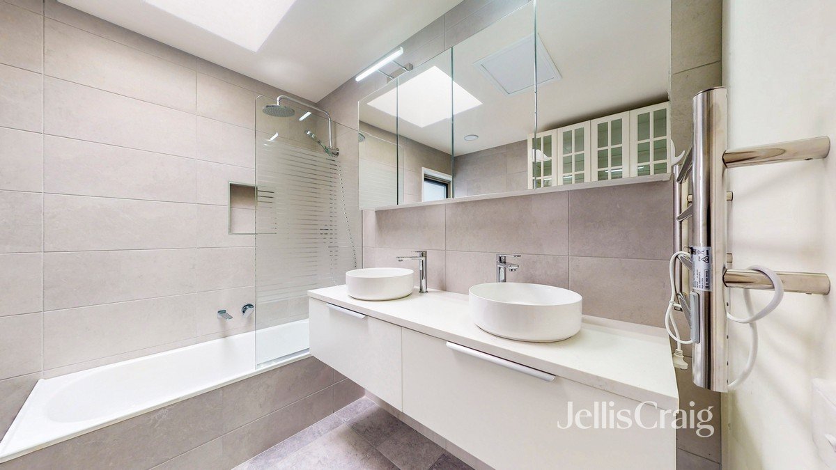 24 Erica Avenue, Glen&nbsp;Iris image 11