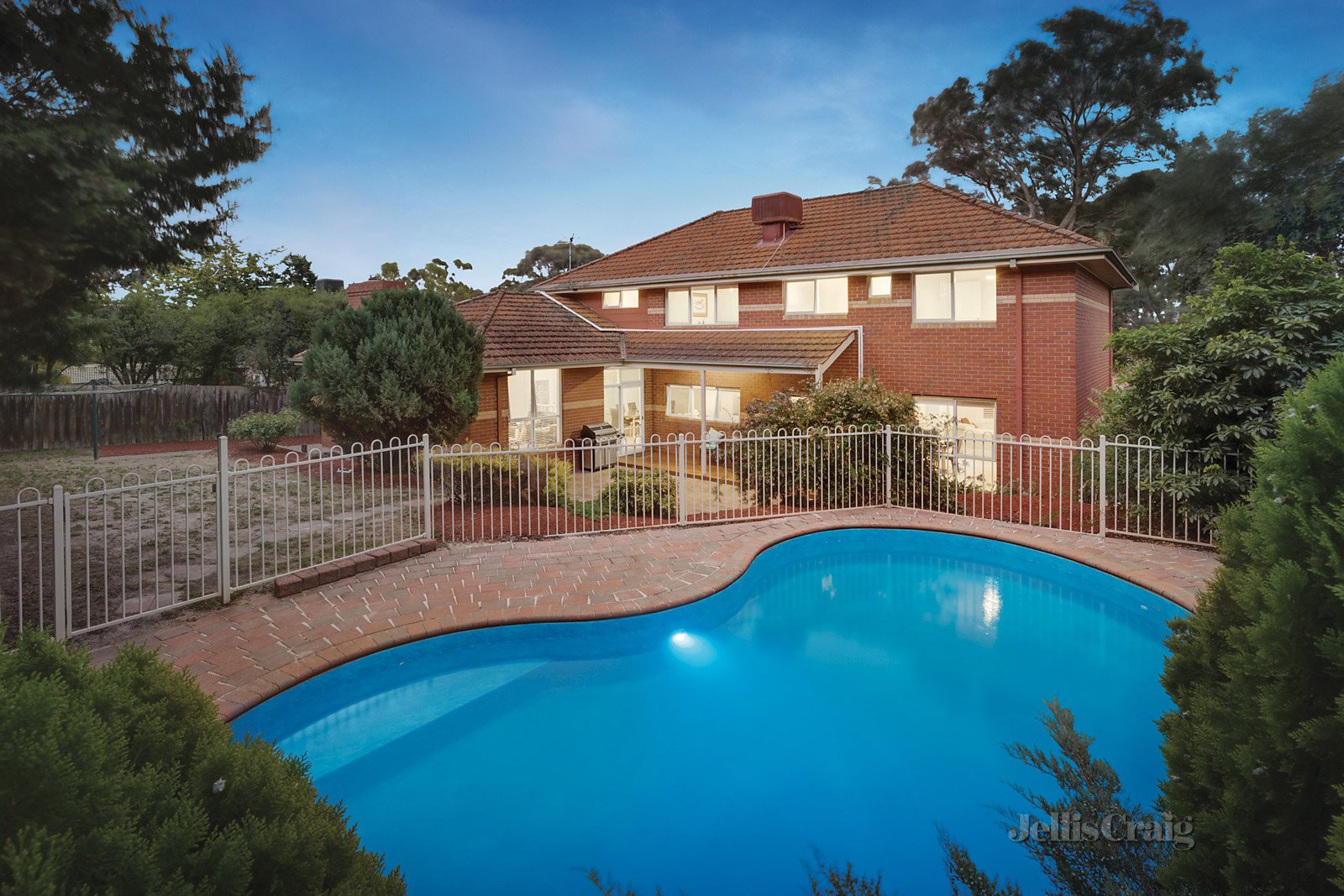 24 Erinne Court, St Helena image 10