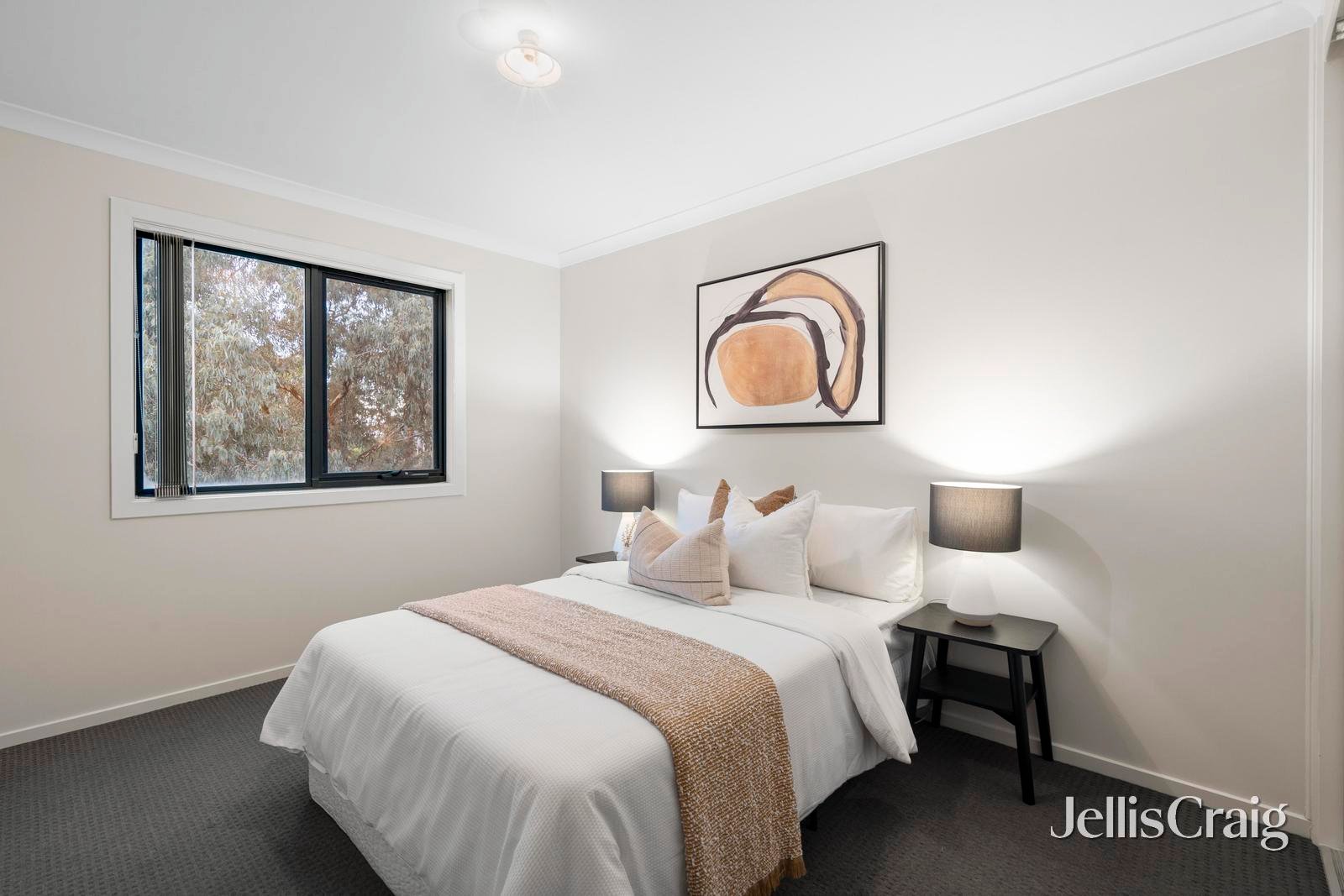 24 Evans Drive, Croydon image 12