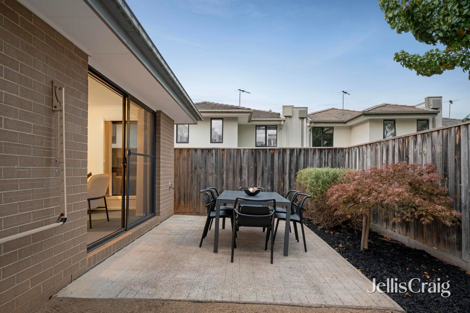 24 Evans Drive, Croydon image 15