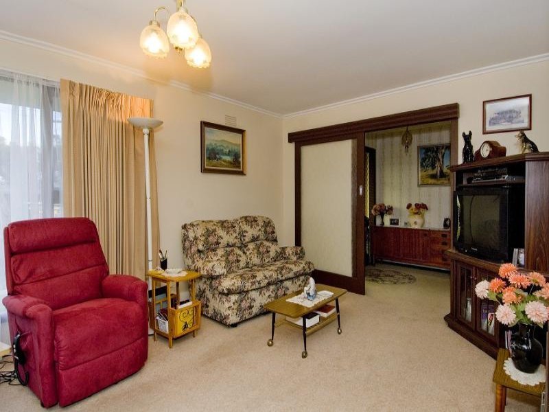 24 Fairfield Avenue, Belmont image 3