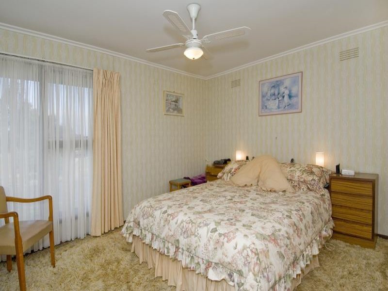 24 Fairfield Avenue, Belmont image 5