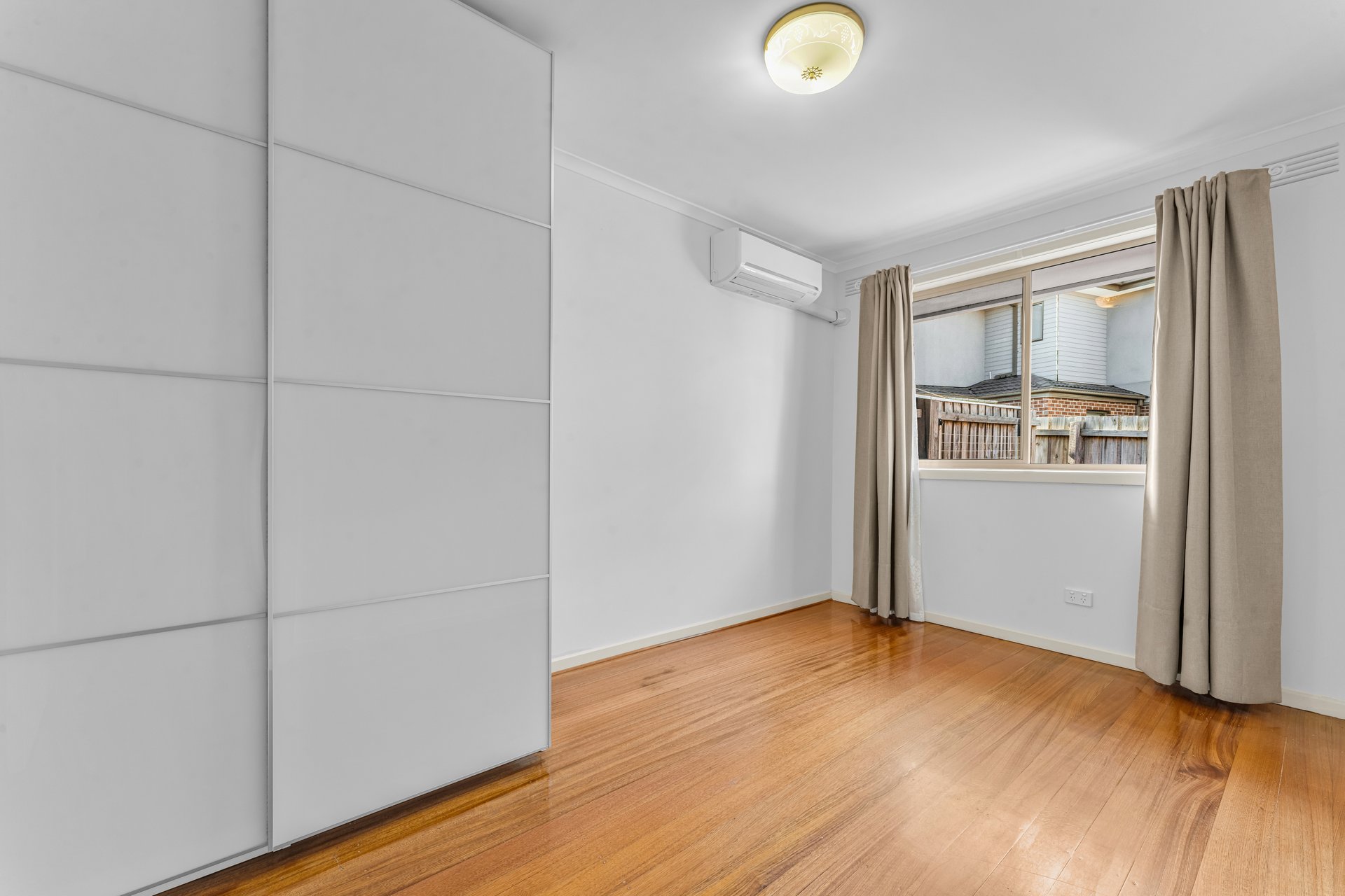 2/4 Florence Street, Glen&nbsp;Waverley image 6