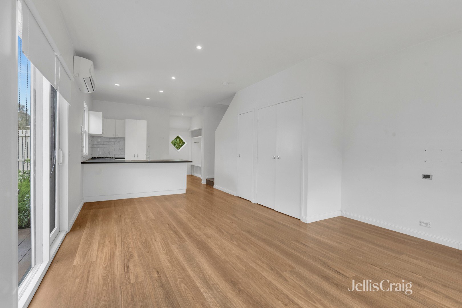 2/4 Florence Street, Williamstown&nbsp;North image 3