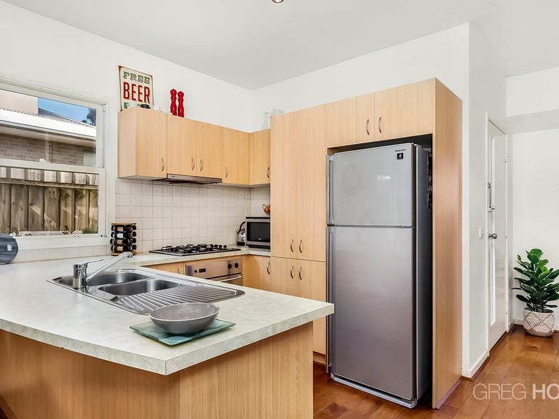 2/4 Florence Street, Williamstown image 8
