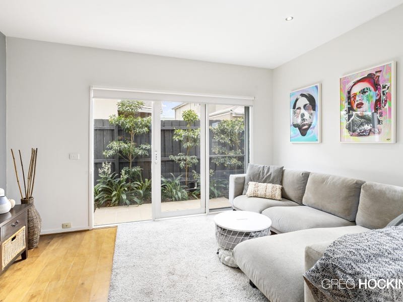 2/4 Florence Street, Williamstown image 4