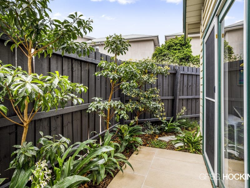 2/4 Florence Street, Williamstown image 5