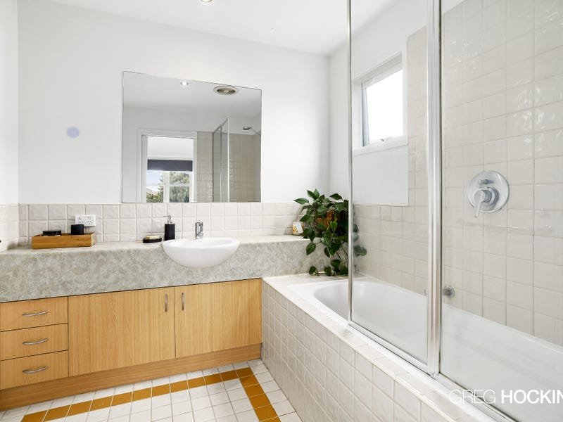2/4 Florence Street, Williamstown image 10