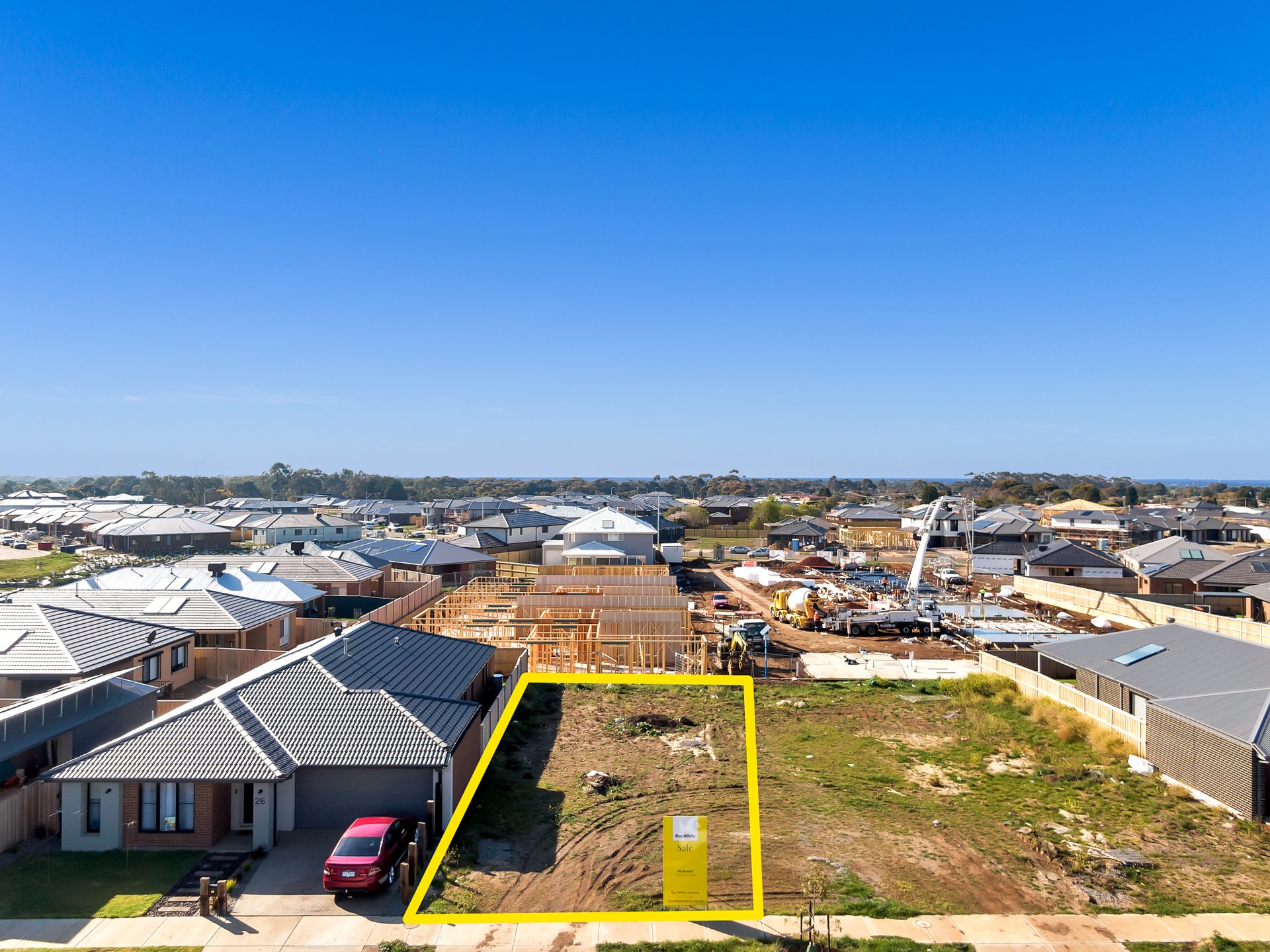 24 Floret Drive, Lara image 2