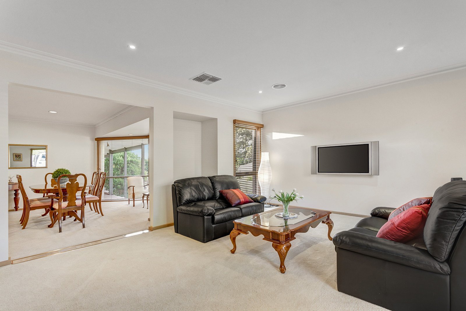 24 Forest Court, Templestowe image 6