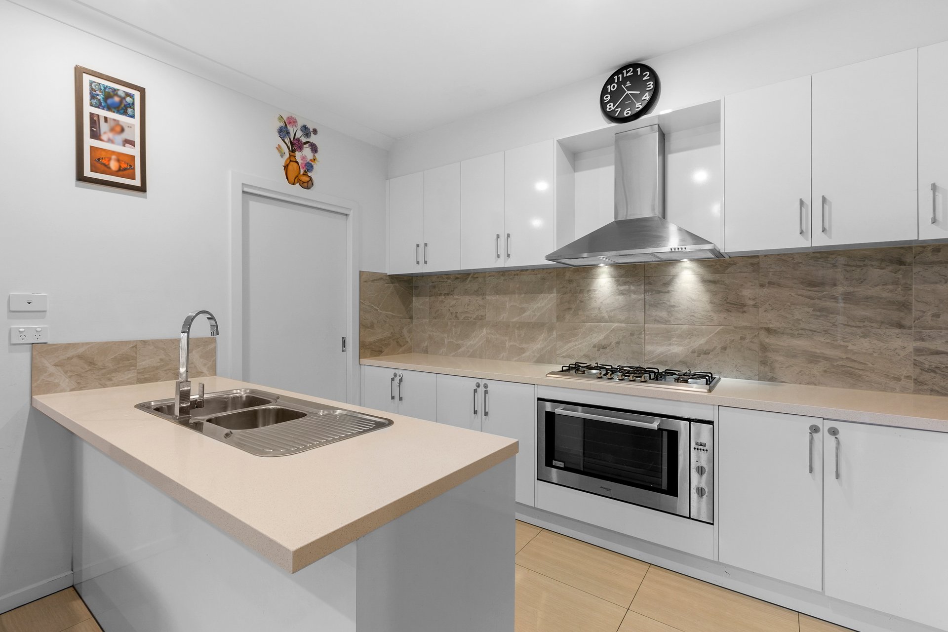 2/4 Gardiner Avenue, Dandenong North image 1