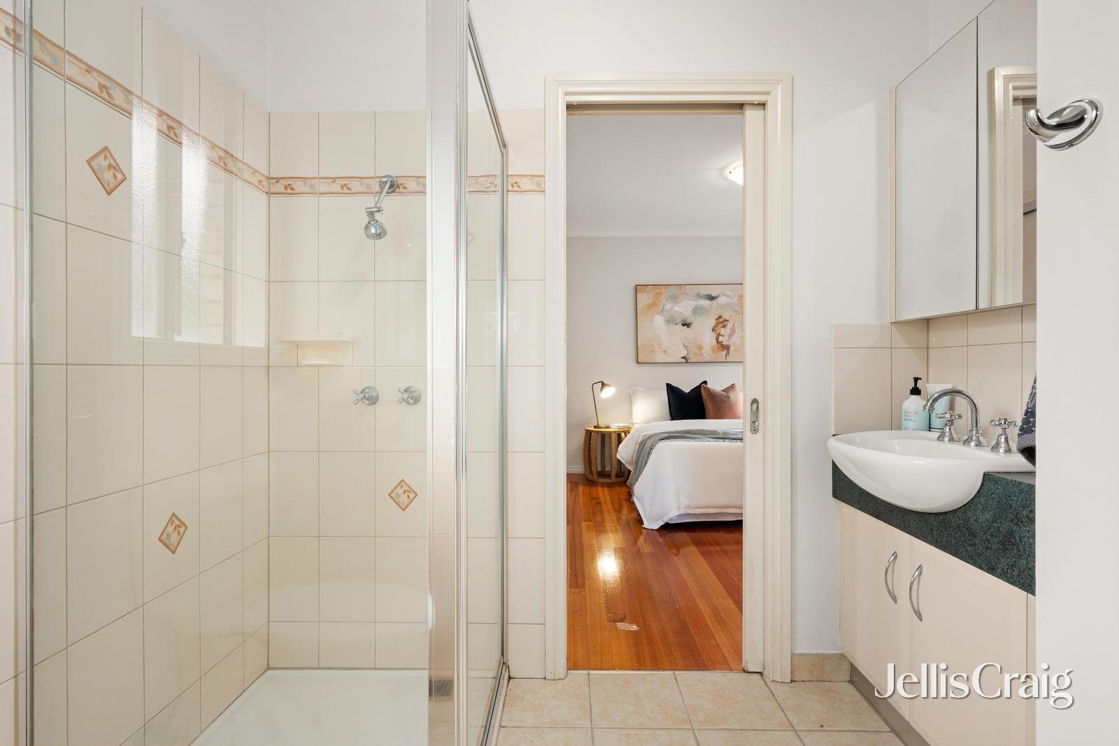 2/4 Gladstone Street, Surrey&nbsp;Hills image 10