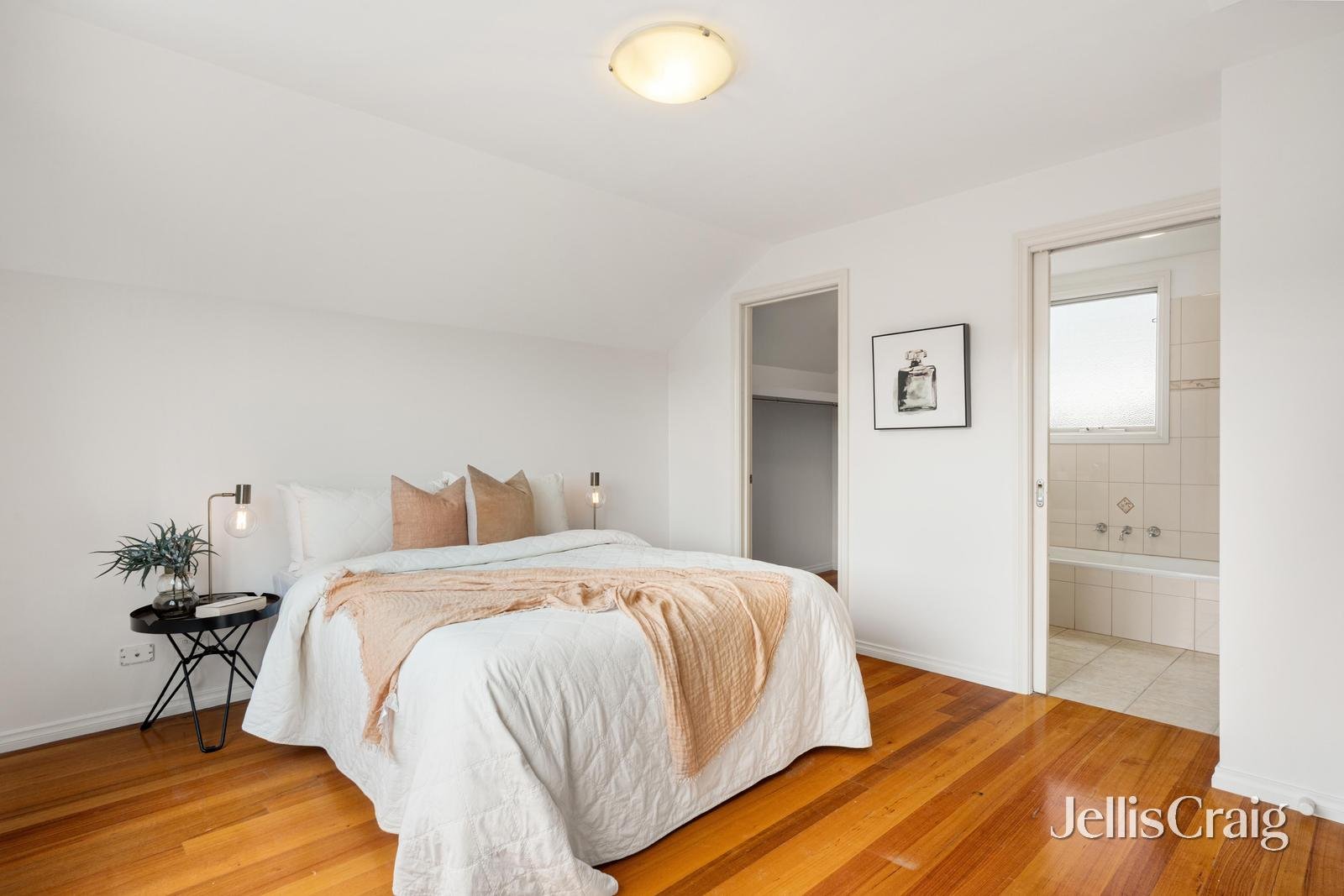 2/4 Gladstone Street, Surrey&nbsp;Hills image 11