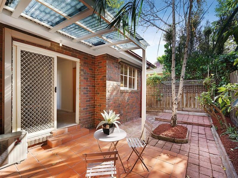 2/4 Glen Iris Road, Camberwell image 6