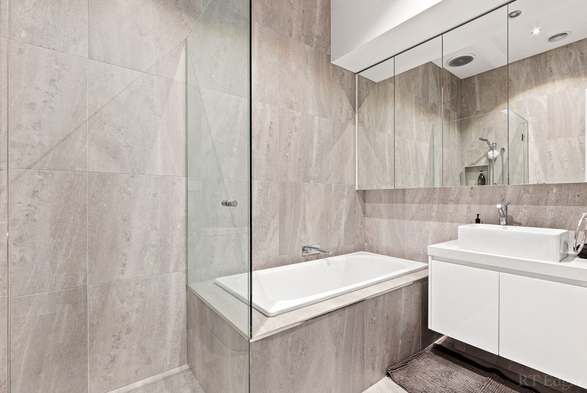 Property Gallery Thumbnail 5