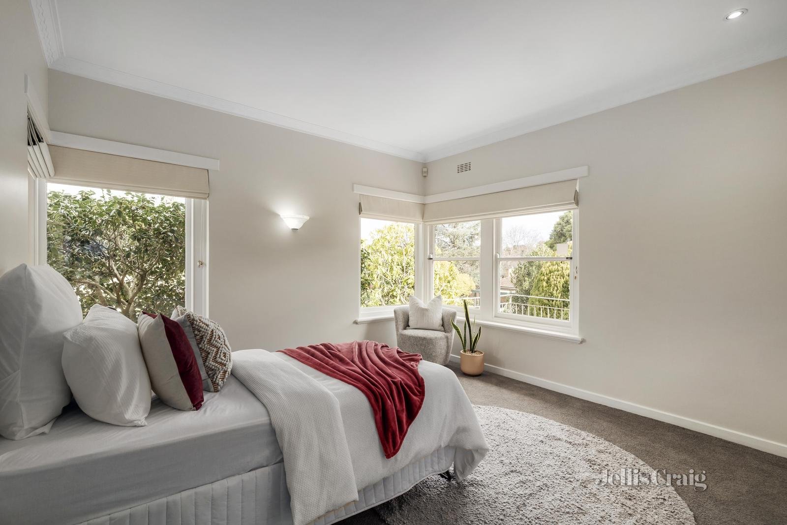 24 Goodwood Street, Surrey Hills image 10