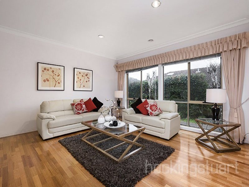 24 Greythorn Road, Balwyn North image 2